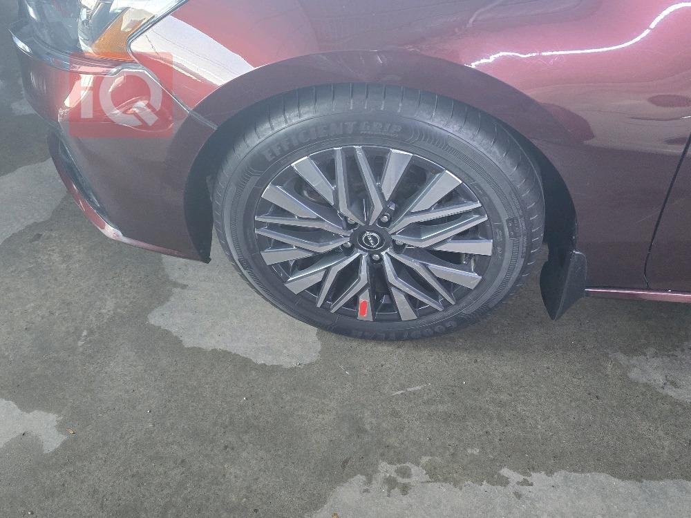 نيسان ألتيما